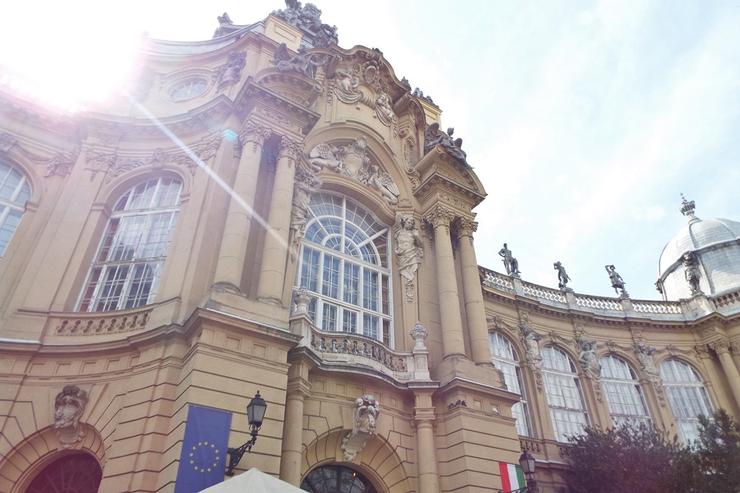 Bee in Budapest 16