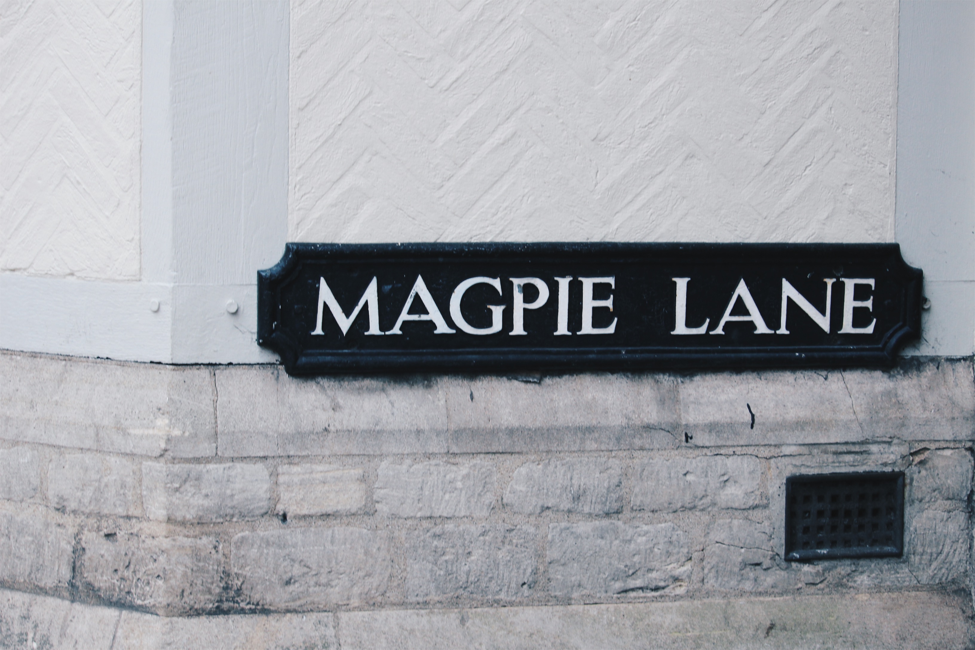 5 OF BRITAIN’S MOST FAMOUS FICTIONAL STREETS YOU NEED TO VISIT | QUEENBEADY